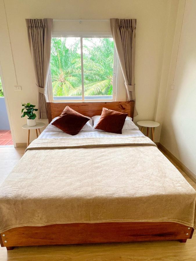 Private Room With Share Bathroom At Little Wild House Khaosok Khao Sok National Park エクステリア 写真