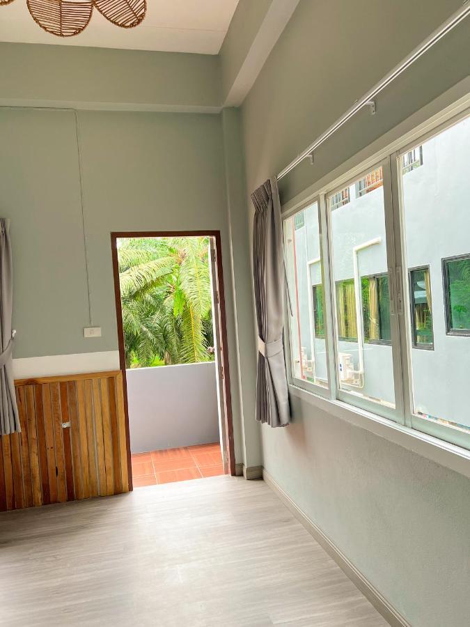 Private Room With Share Bathroom At Little Wild House Khaosok Khao Sok National Park エクステリア 写真