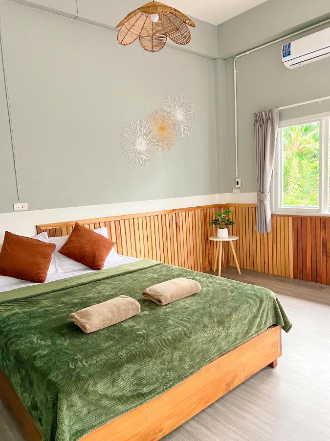 Private Room With Share Bathroom At Little Wild House Khaosok Khao Sok National Park エクステリア 写真