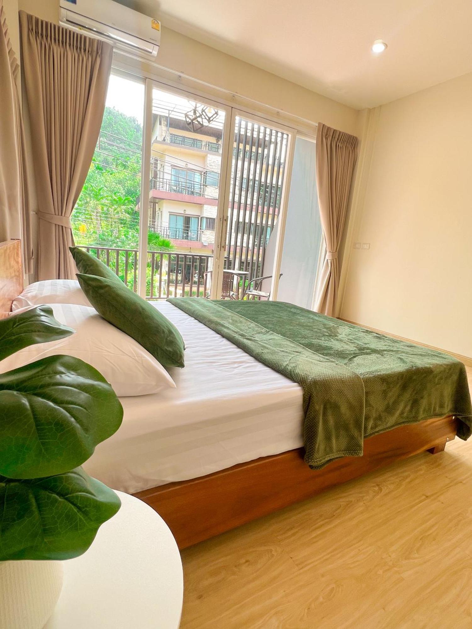 Private Room With Share Bathroom At Little Wild House Khaosok Khao Sok National Park エクステリア 写真